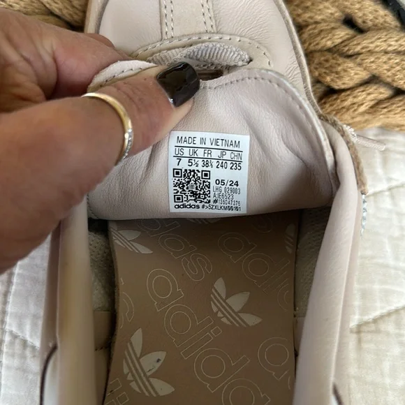 Adidas Samba Shoe - Picture 3 of 3